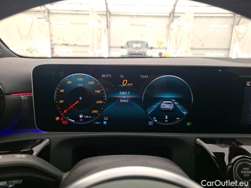  Mercedes  A-Klasse MERCEDES-BENZ Classe A Compact / 2018 / 5P / Berline A 180 d Progressive Line #30