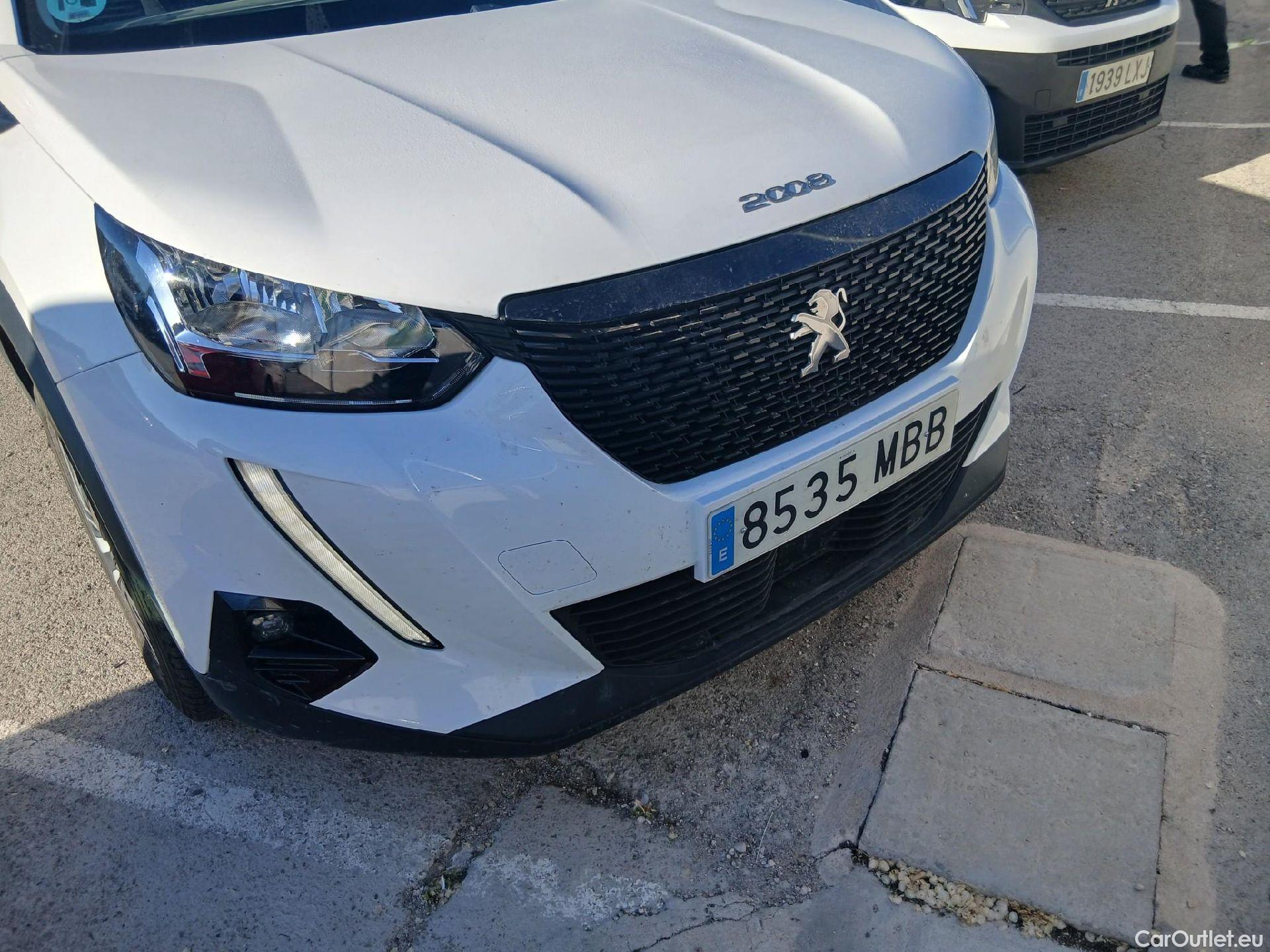  Peugeot  2008 PEUGEOT  / 2019 / 5P / todoterreno Active BlueHDI 81kW (110CV) #13