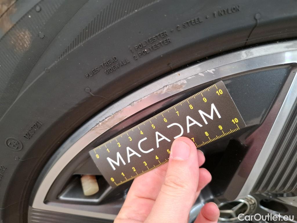  Mercedes  GLC MERCEDES-BENZ  / 2022 / 5P / SUV  300 de AMG Line 4MATIC #3