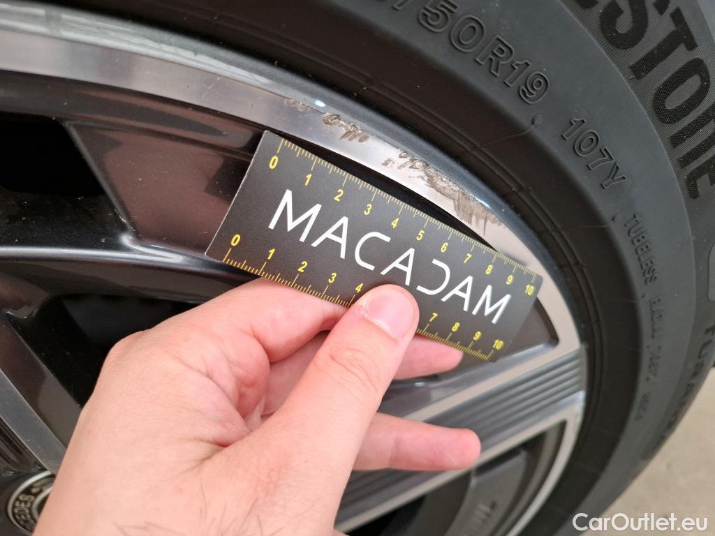  Mercedes  GLC MERCEDES-BENZ  / 2022 / 5P / SUV  300 de AMG Line 4MATIC #4
