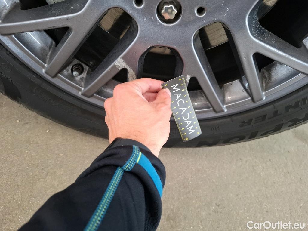  Mercedes  G-Klasee MERCEDES-BENZ GLE / 2019 / 5P / SUV GLE 300 d 4MATIC Avantgarde Line #13