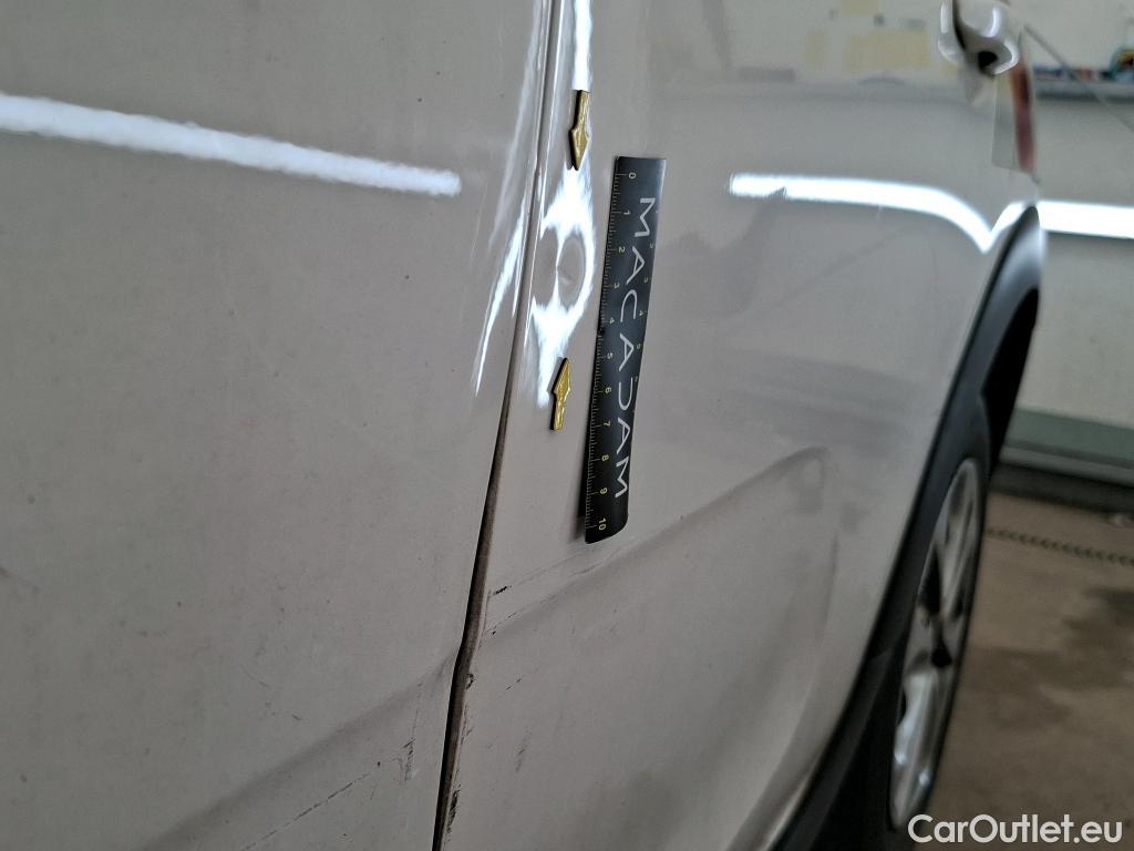  Citroen  C3  Société Feel 1.5 BlueHDI 100CV BVM6 E6dT #4