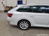  Skoda  Superb SKODA  WAGON / 2019 / 5P / STATION WAGON 2.0 TDI EVO 110KW STYLE DSG #44