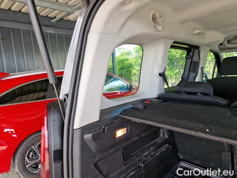  Opel  Combo  Life (E)  (2018) C.Life 1.5CDTI 75 Edition Plus #25