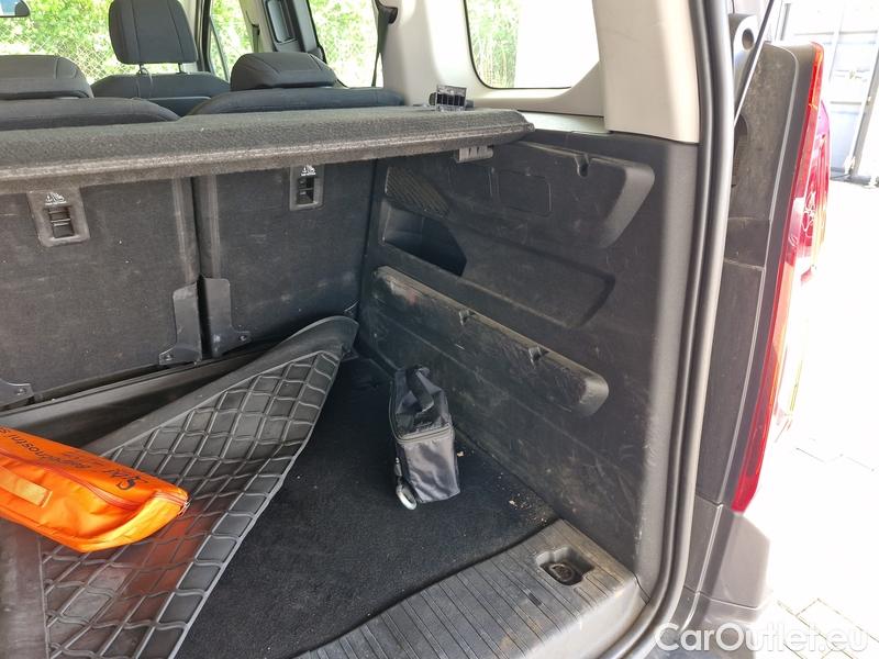  Opel  Combo  Life (E)  (2018) C.Life 1.5CDTI 75 Edition Plus #23