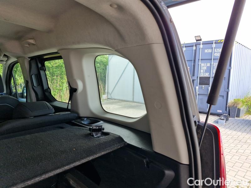  Opel  Combo  Life (E)  (2018) C.Life 1.5CDTI 75 Edition Plus #26