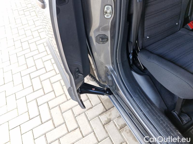  Opel  Combo  Life (E)  (2018) C.Life 1.5CDTI 75 Edition Plus #32