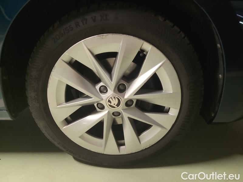  Skoda  Octavia  Lim. (NX3)(2020)  2.0TDI 85 Style 5d #22