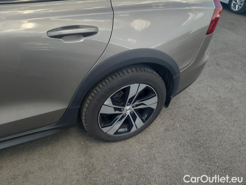  Volvo  V60  Cross Country (2018)  CC B5 Pro AWD AT #5