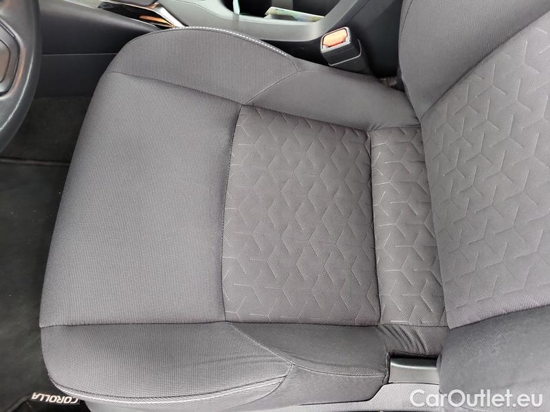  Toyota  Corolla  TouringSports (E21) (2019)  TS 1.2T Active #6