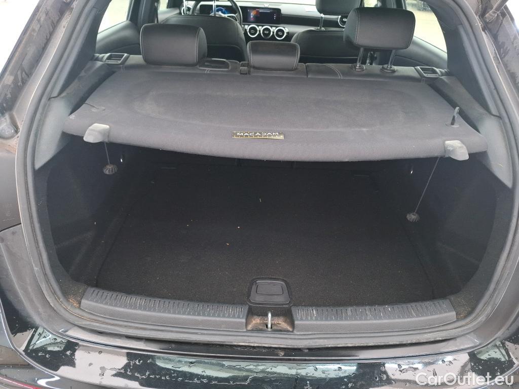  Mercedes  A-Klasse MERCEDES-BENZ Classe A Compact / 2018 / 5P / Berline A 180 d Business Line #36