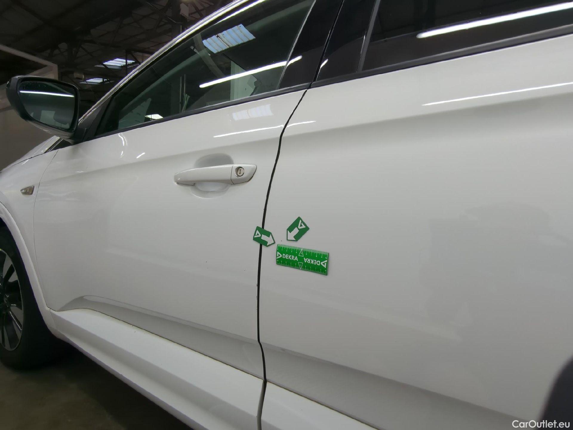  Opel   Grandland X Grandland X Elegance Business 1.5 130CV BVA8 E6d #22