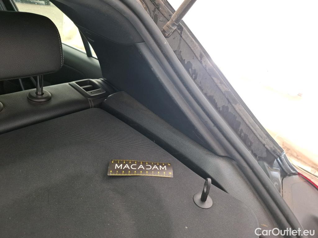  Mercedes  A-Klasse MERCEDES-BENZ Classe A Compact / 2018 / 5P / Berline A 180 d Business Line #30