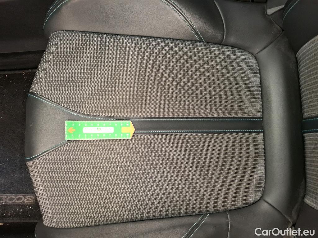  Peugeot  3008  Allure Pack 1.5 HDi 130CV BVM6 E6d #23