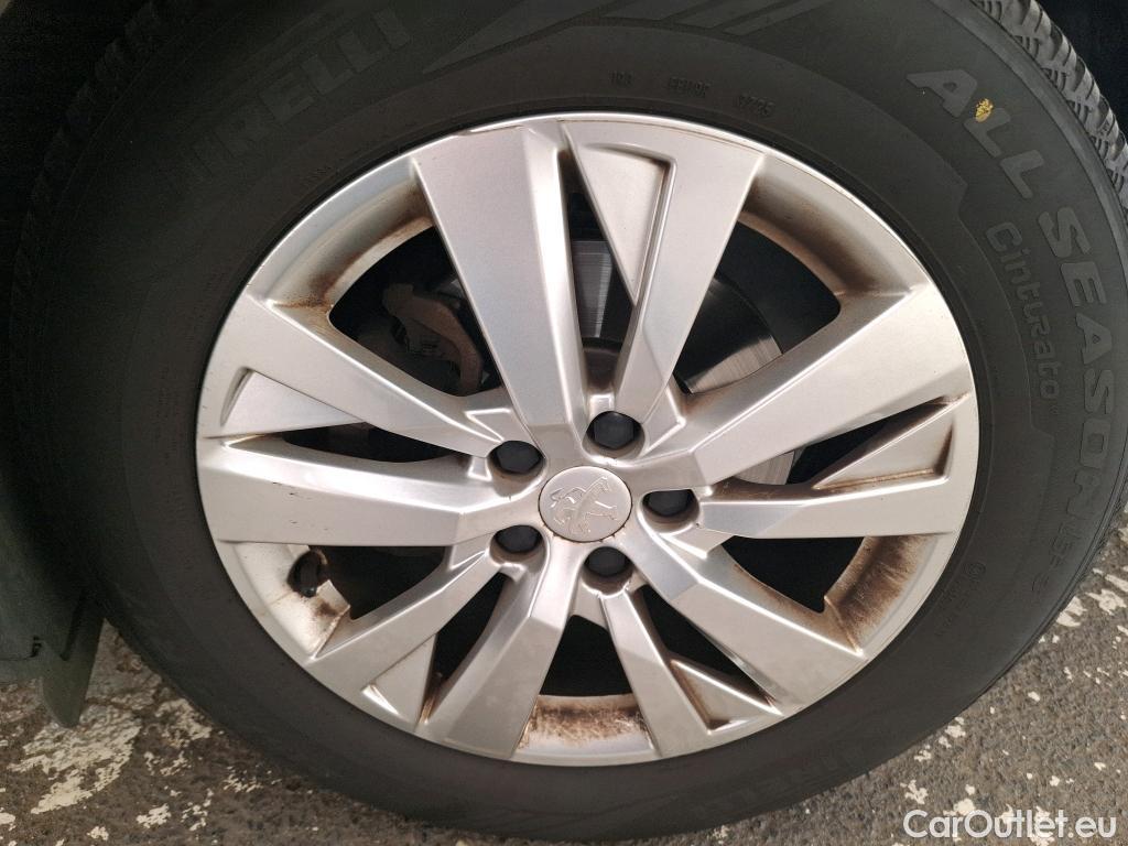  Peugeot  3008  Active Pack 1.2 PureTech 130CV BVA8 E6d #11