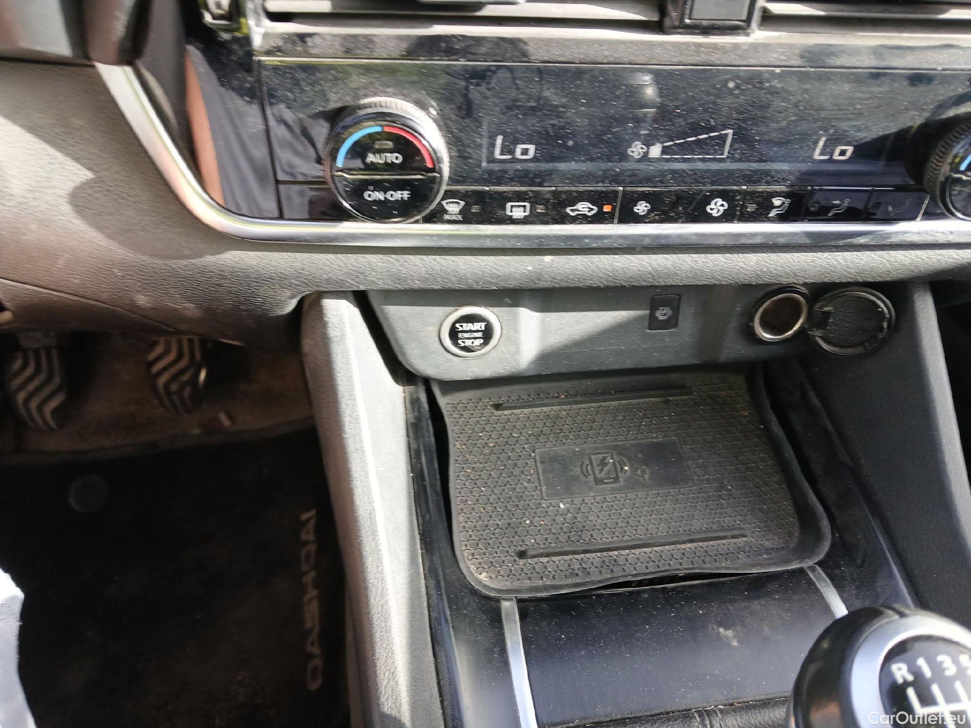  Nissan  Qashqai NISSAN  / 2021 / 5P / todoterreno DIG-T 103kW (140CV) mHEV 4x2 Acenta #1