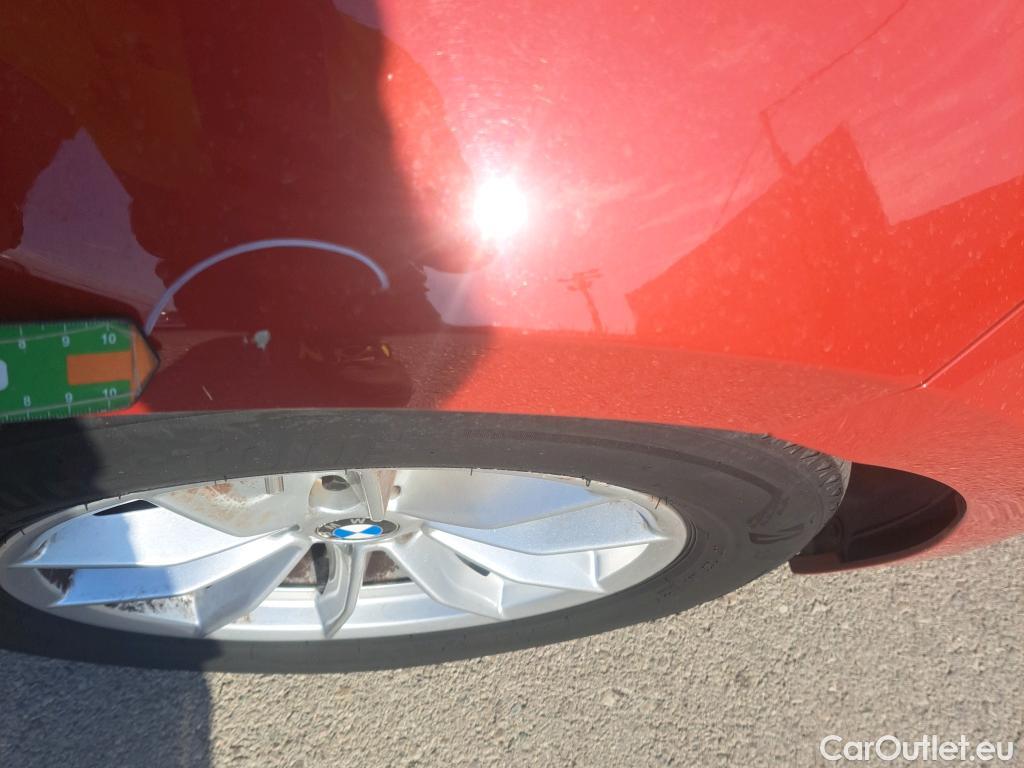  Bmw  Serie 3 BMW  / 2018 / 4P / sedán 318d Auto. #20