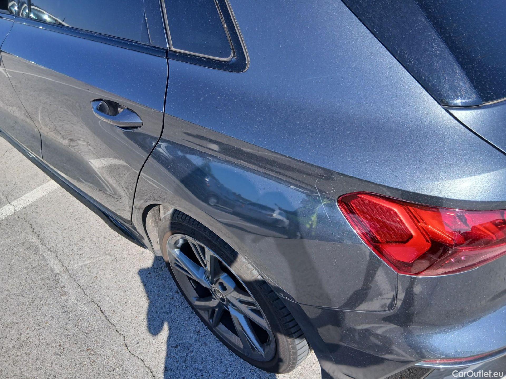  Audi  A3 AUDI  / 2020 / 5P / berlina con portón Sportback Black line 35 TFSI 110kW S tro #16