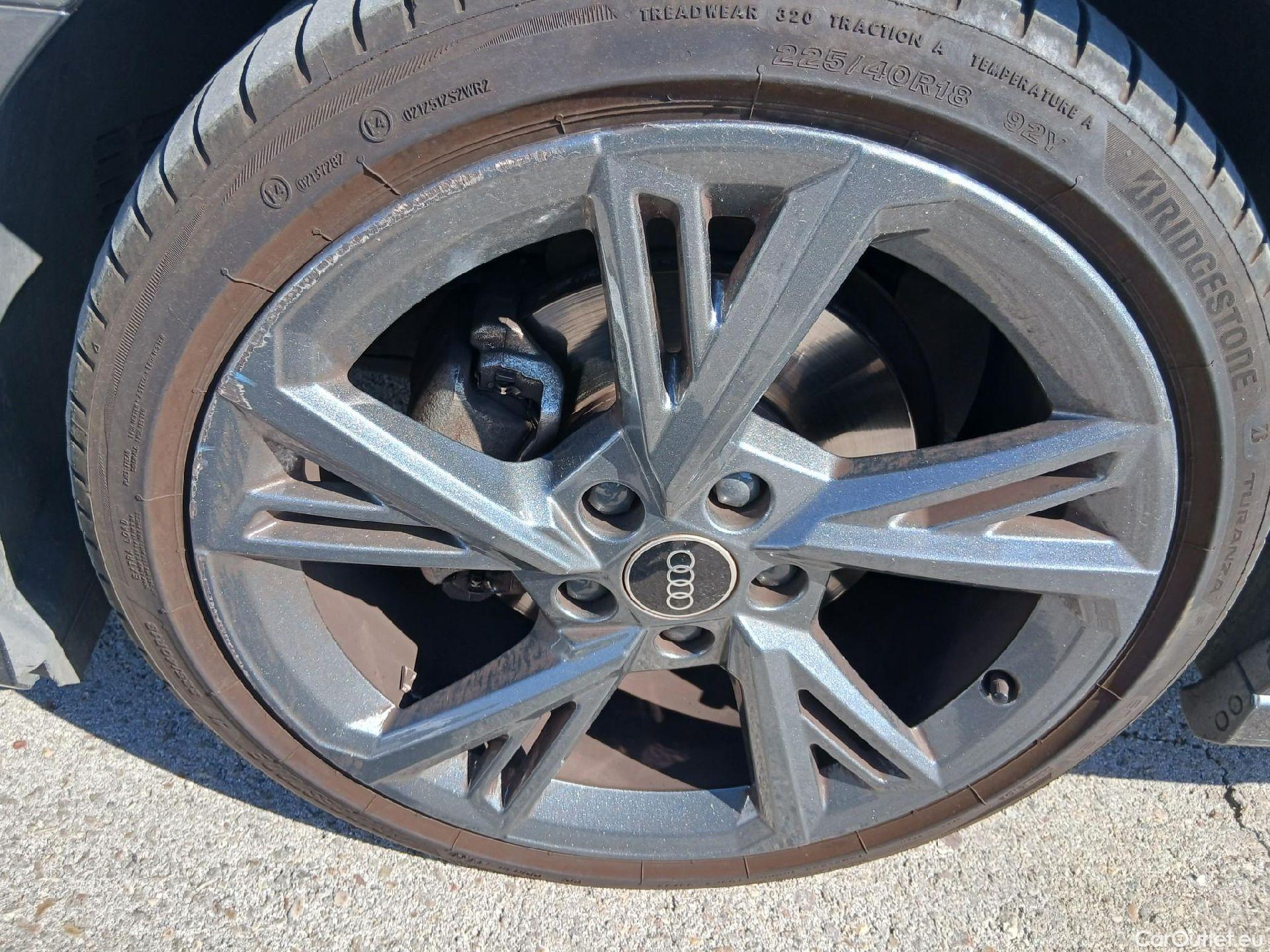  Audi  A3 AUDI  / 2020 / 5P / berlina con portón Sportback Black line 35 TFSI 110kW S tro #10