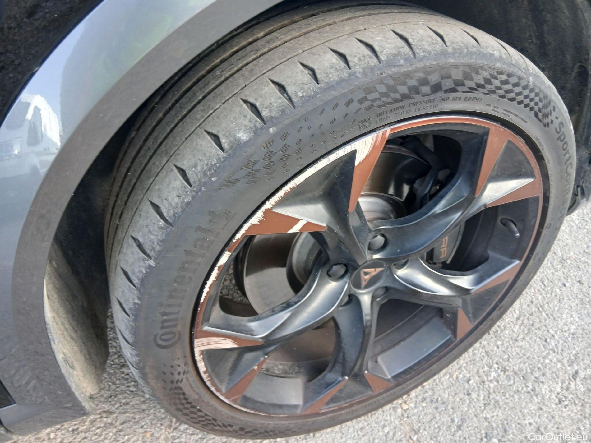  Cupra  Formentor CUPRA  / 2020 / 5P / todoterreno 1.4 e-Hybrid 180kW (245 CV) VZ DSG #31