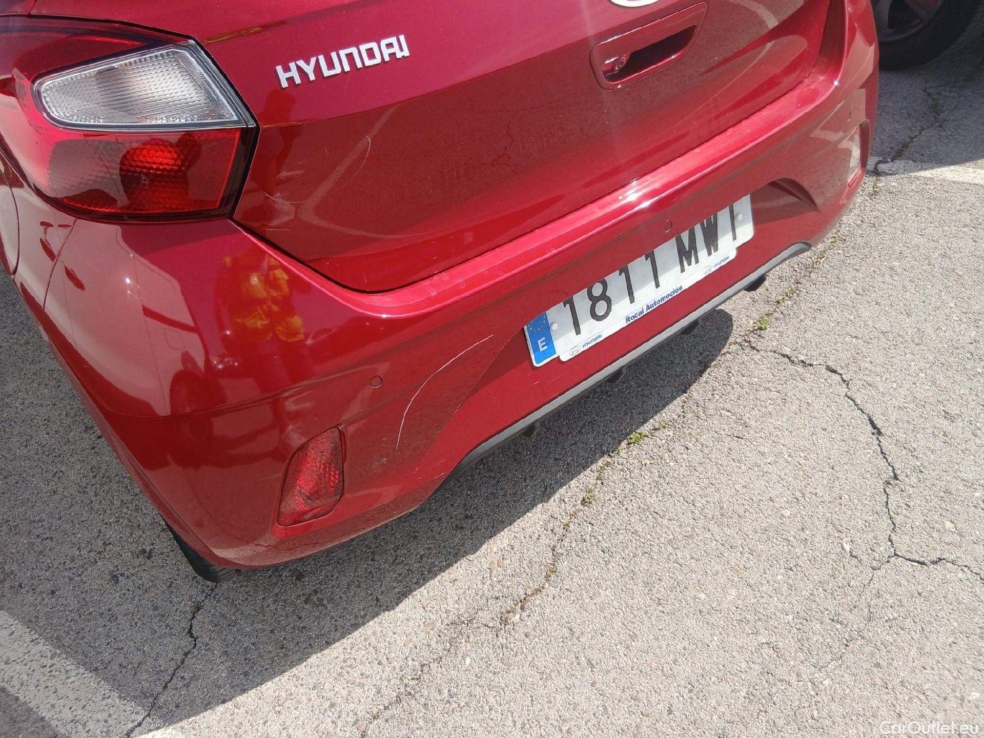  Hyundai  i10 HYUNDAI  / 2020 / 5P / berlina con portón 1.0 Klass #11
