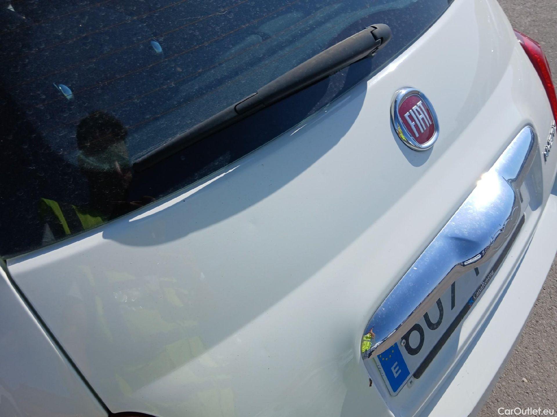  Fiat  500 FIAT  / 2015 / 3P / berlina con portón Red 1.0 Hybrid 51KW (70 CV)(SP)(SL) (AC4) #25