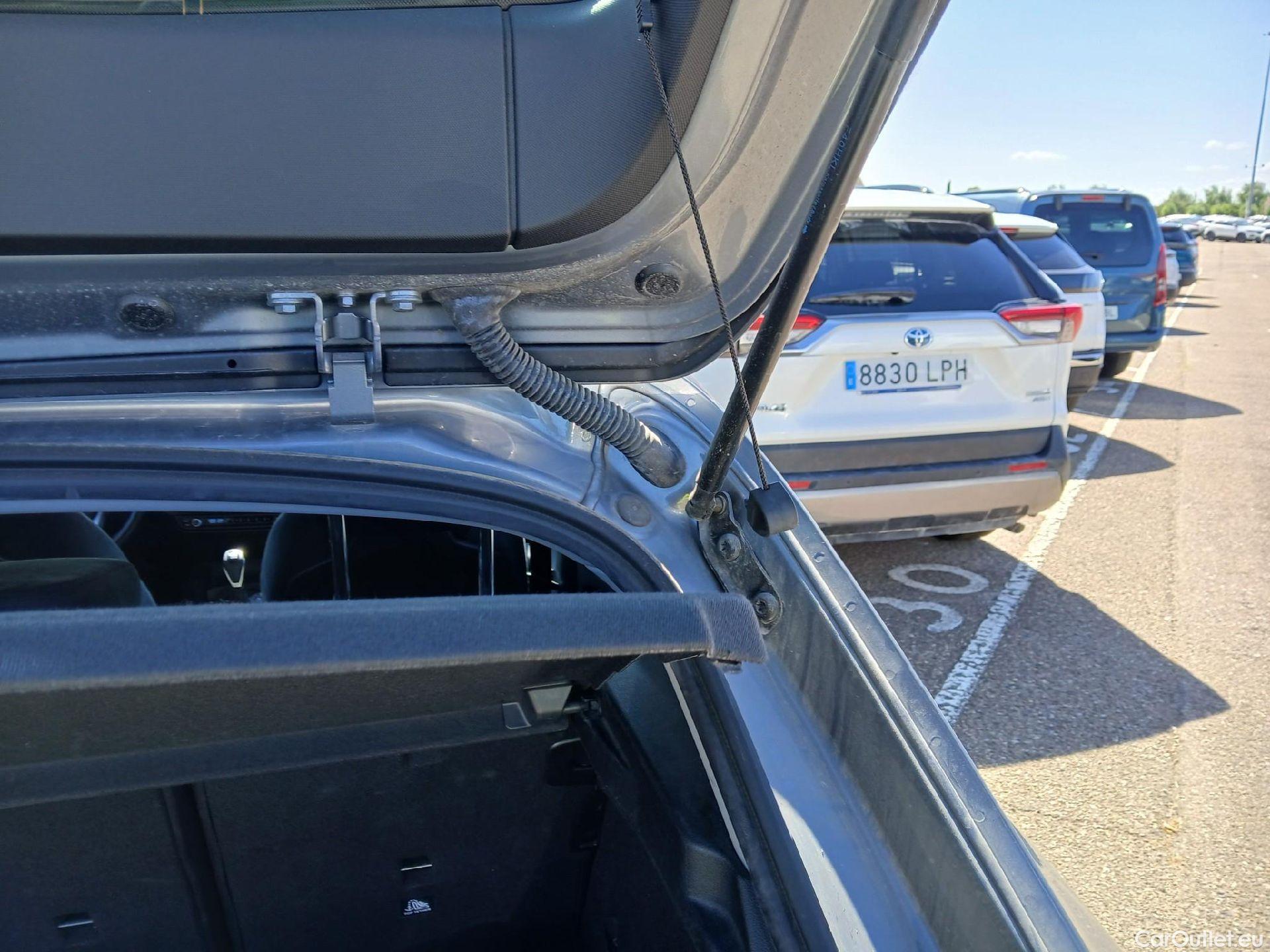  Bmw  Serie 1 BMW  / 2019 / 5P / berlina con portón 116d #4