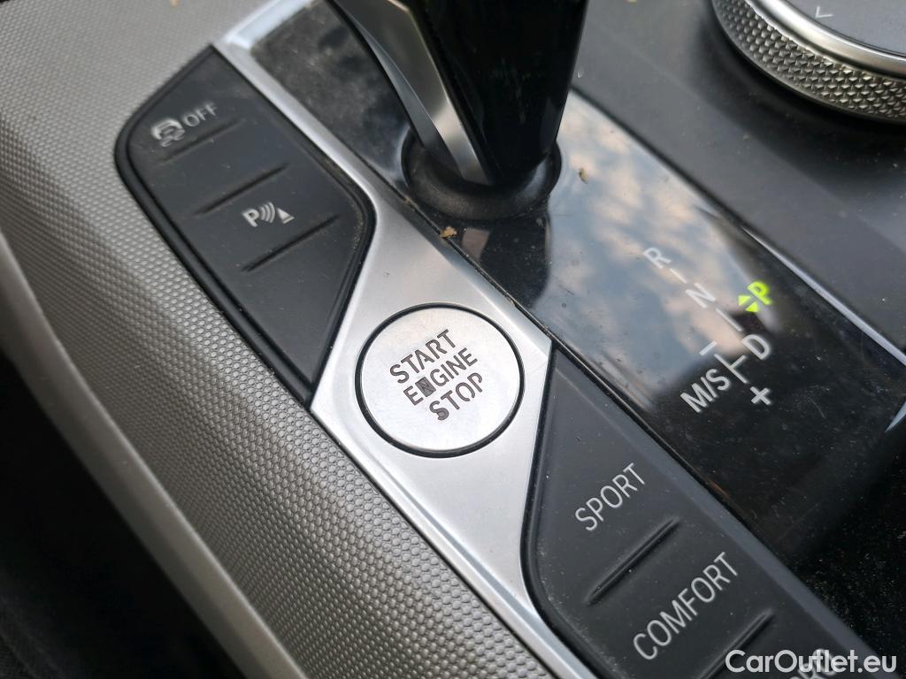  Bmw  Serie 3 BMW  / 2019 / 5P / familiar 318d Auto.Touring #30