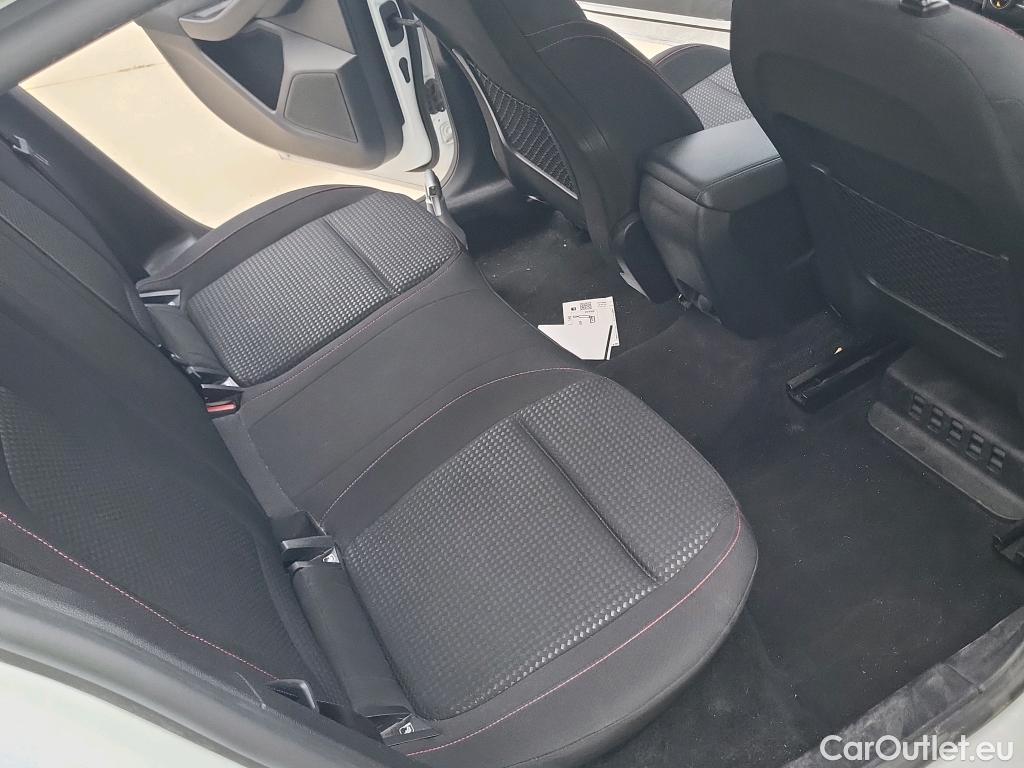  Ford  Focus FORD  / 2018 / 5P / berlina con portón 1.0 Ecoboost MHEV 92kW ST-Line #33
