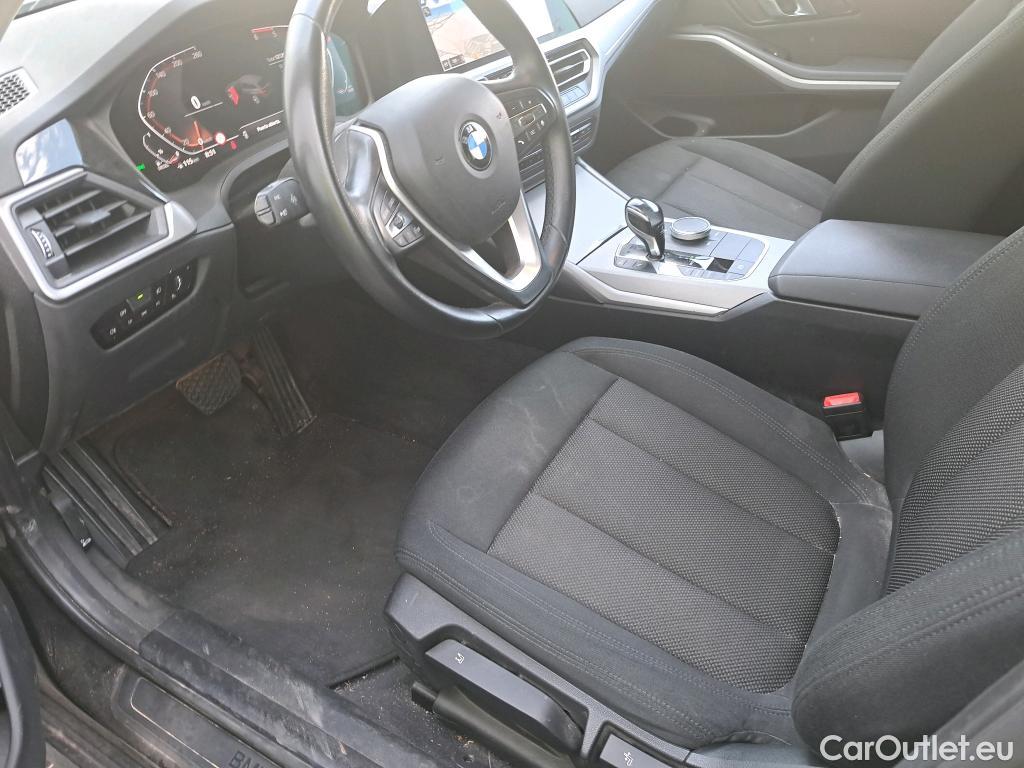  Bmw  Serie 3 BMW  / 2019 / 5P / familiar 318d Auto.Touring #28