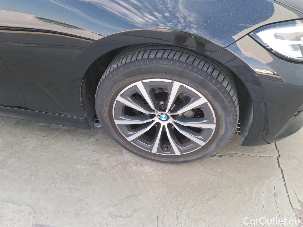  Bmw  Serie 3 BMW  / 2019 / 5P / familiar 318d Auto.Touring #3