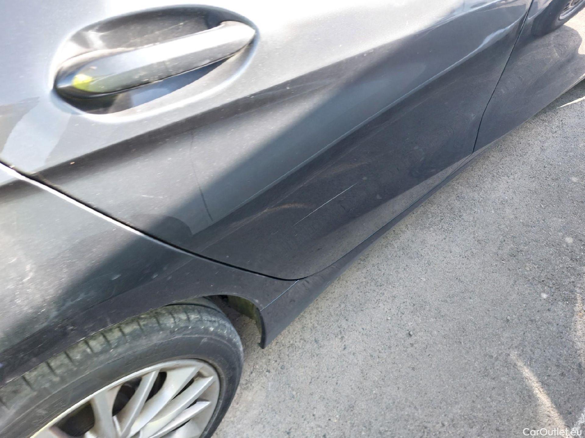  Bmw  Serie 1 BMW  / 2019 / 5P / berlina con portón 118i #16