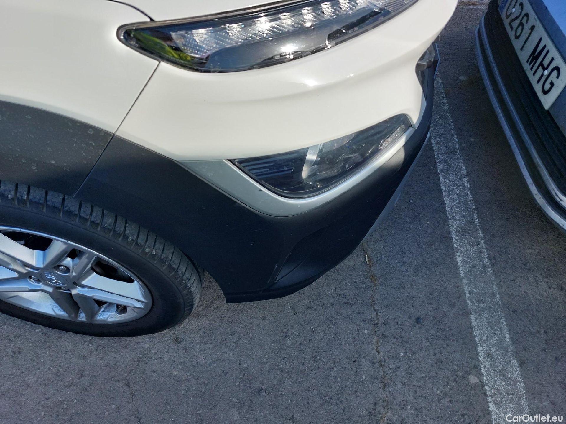  Hyundai  Konna HYUNDAI Kona / 2020 / 5P / todoterreno 1.0 TGDI 48V Maxx 4X2 #13