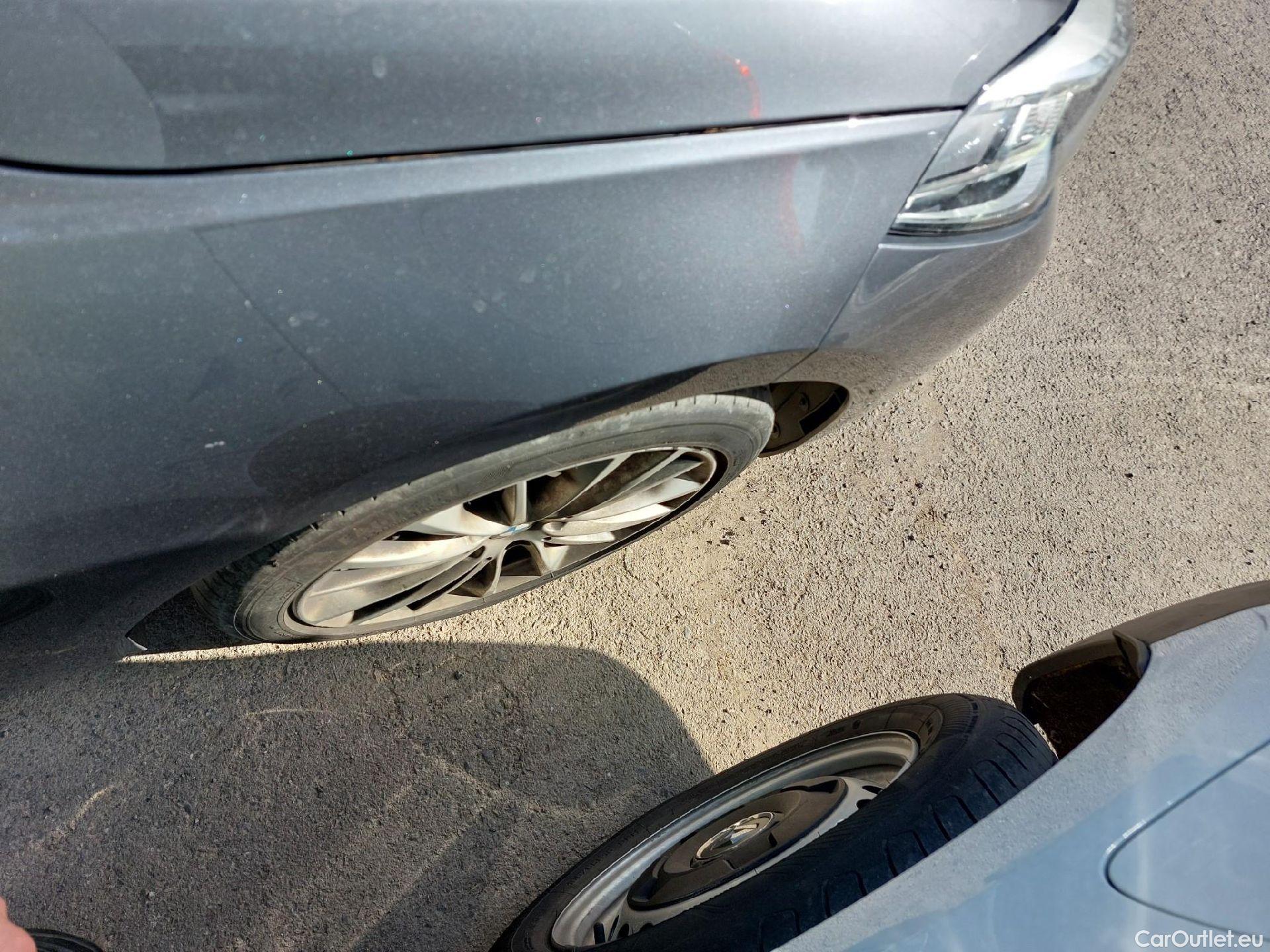  Bmw  Serie 1 BMW  / 2019 / 5P / berlina con portón 118i #18
