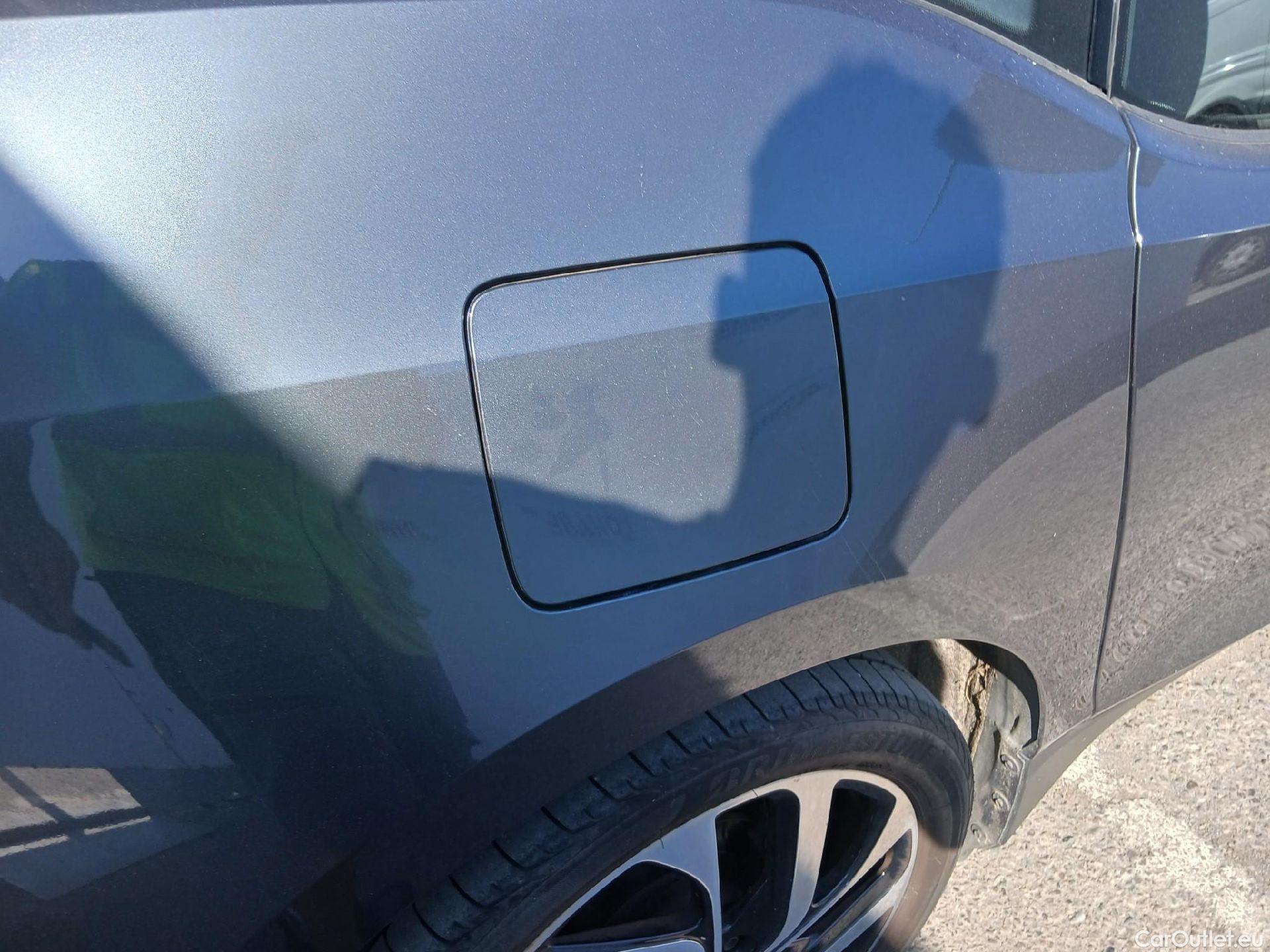  Bmw  I3  BMW / 2017 / 5P / berlina con portón 120ah #9