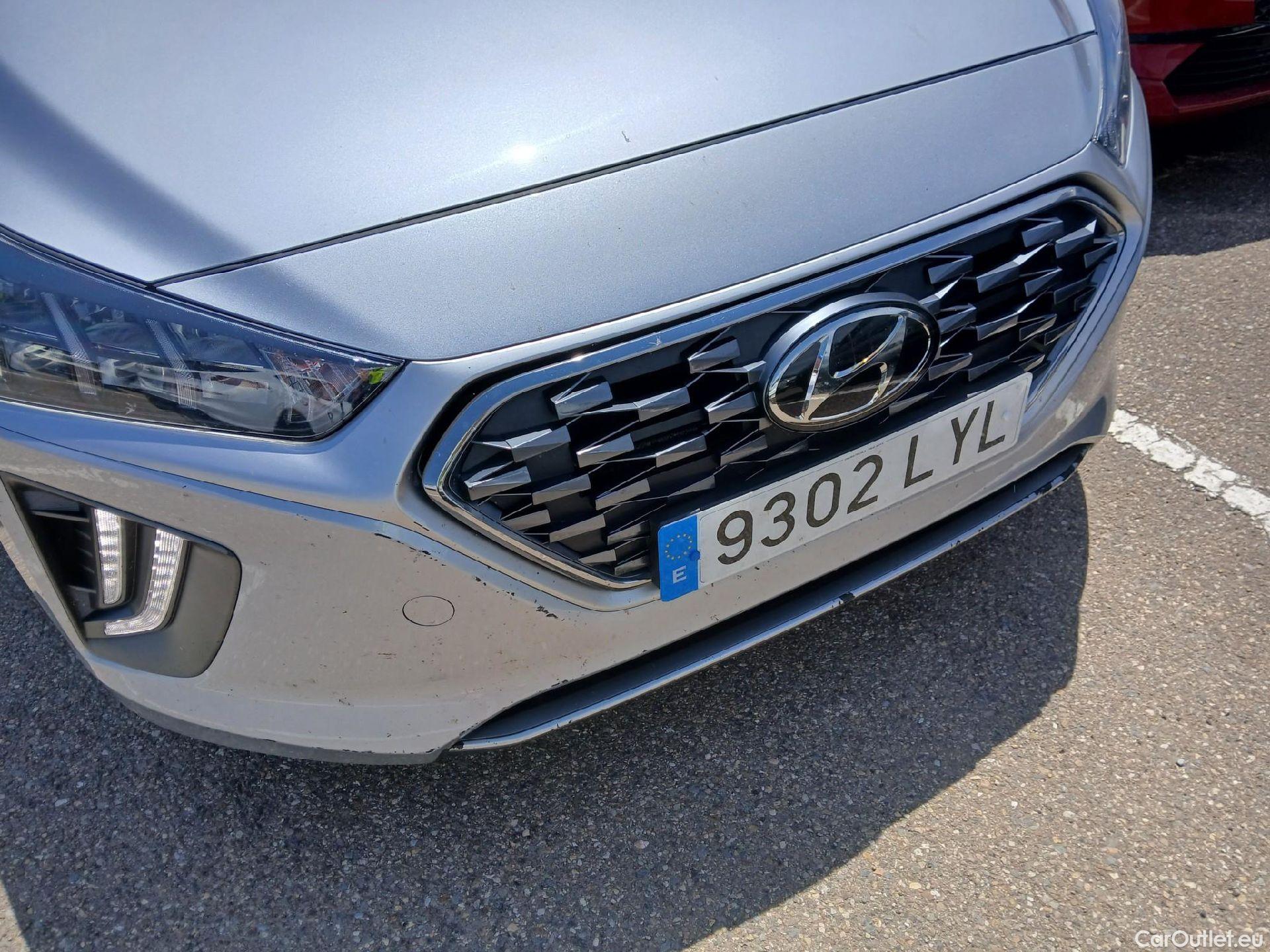  Hyundai   Ioniq HYUNDAI / 2019 / 5P / berlina con portón 1.6 GDI HEV Tecno DCT #2