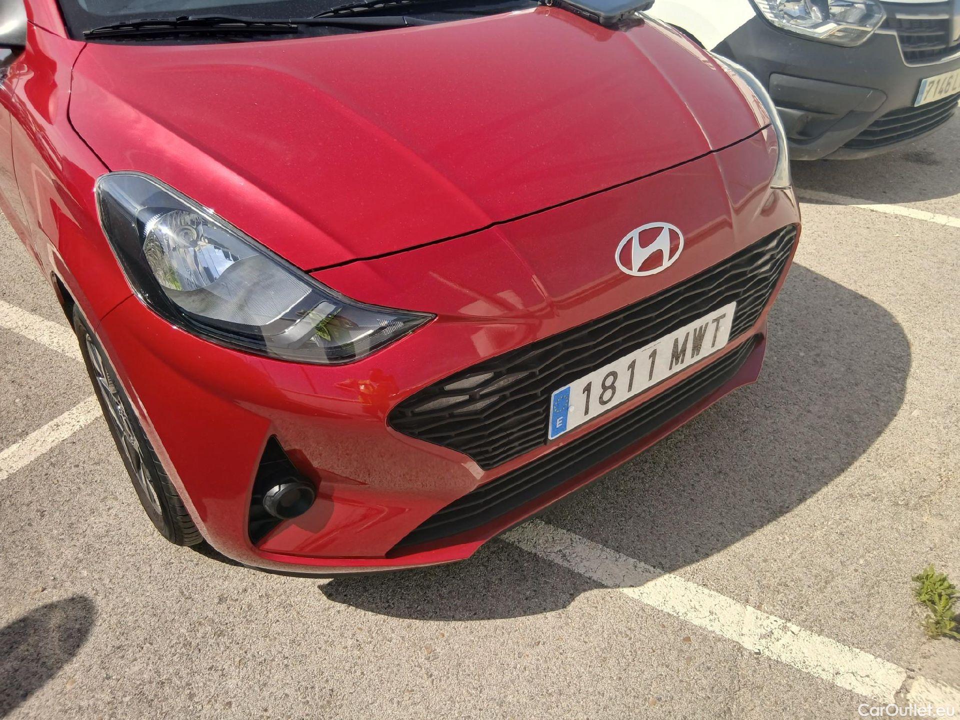  Hyundai  i10 HYUNDAI  / 2020 / 5P / berlina con portón 1.0 Klass #2