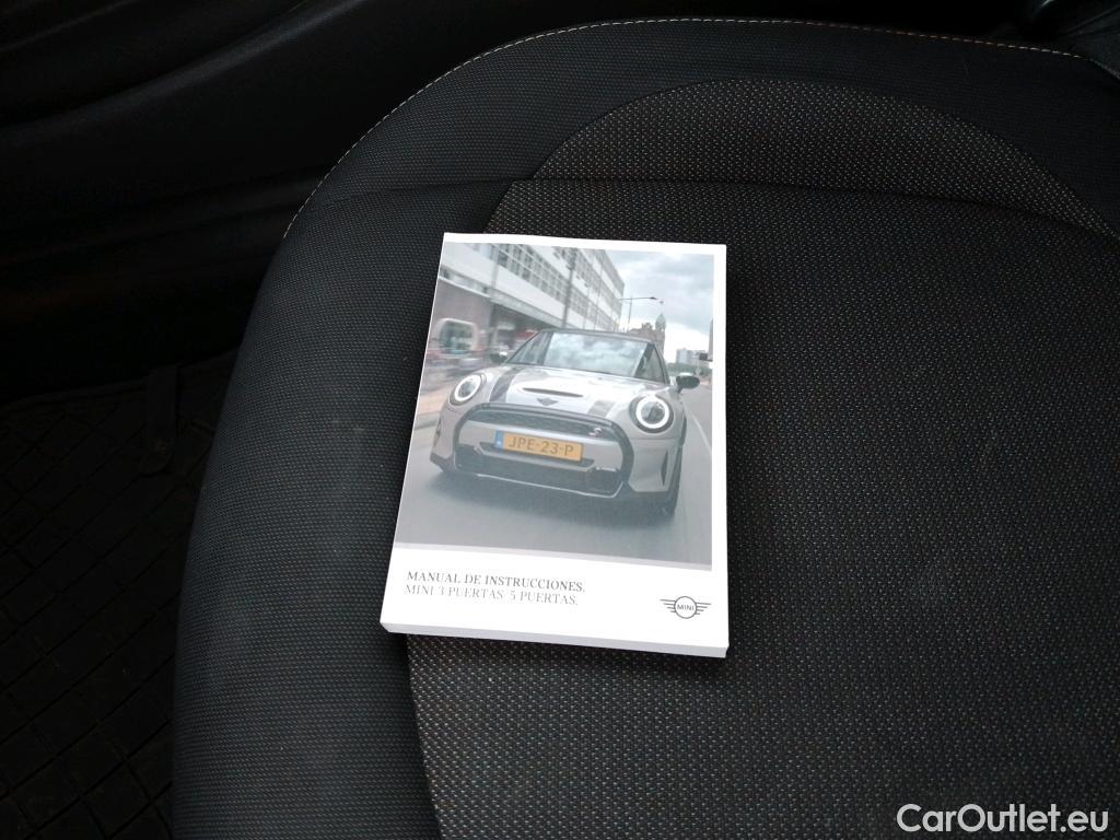  Mini  Mini   / 2021 / 3P / berlina con portón ONE #11