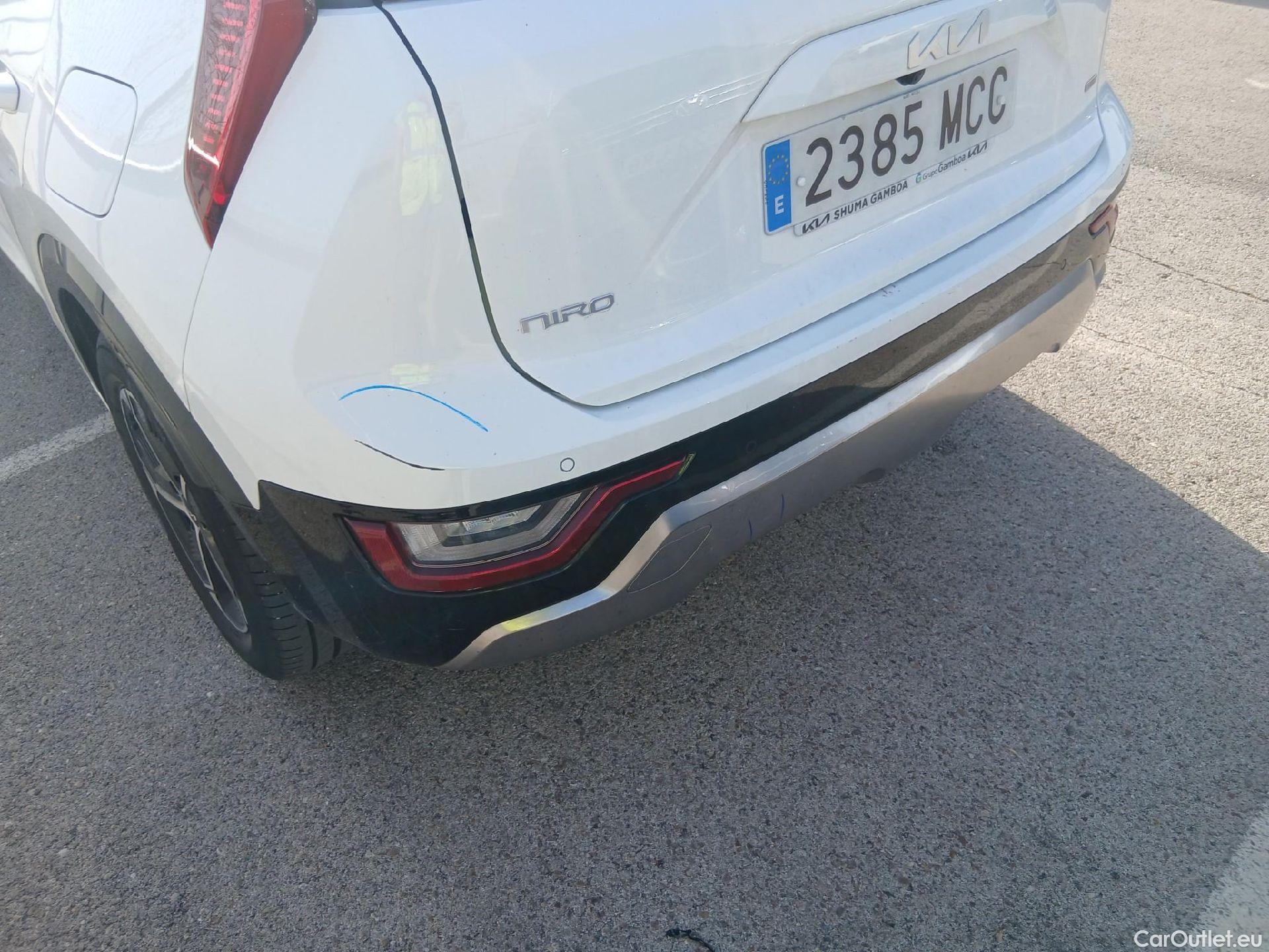  KIA  Niro KIA  / 2022 / 5P / crossover 1.6 GDi HEV 104kW (141CV) Drive #10