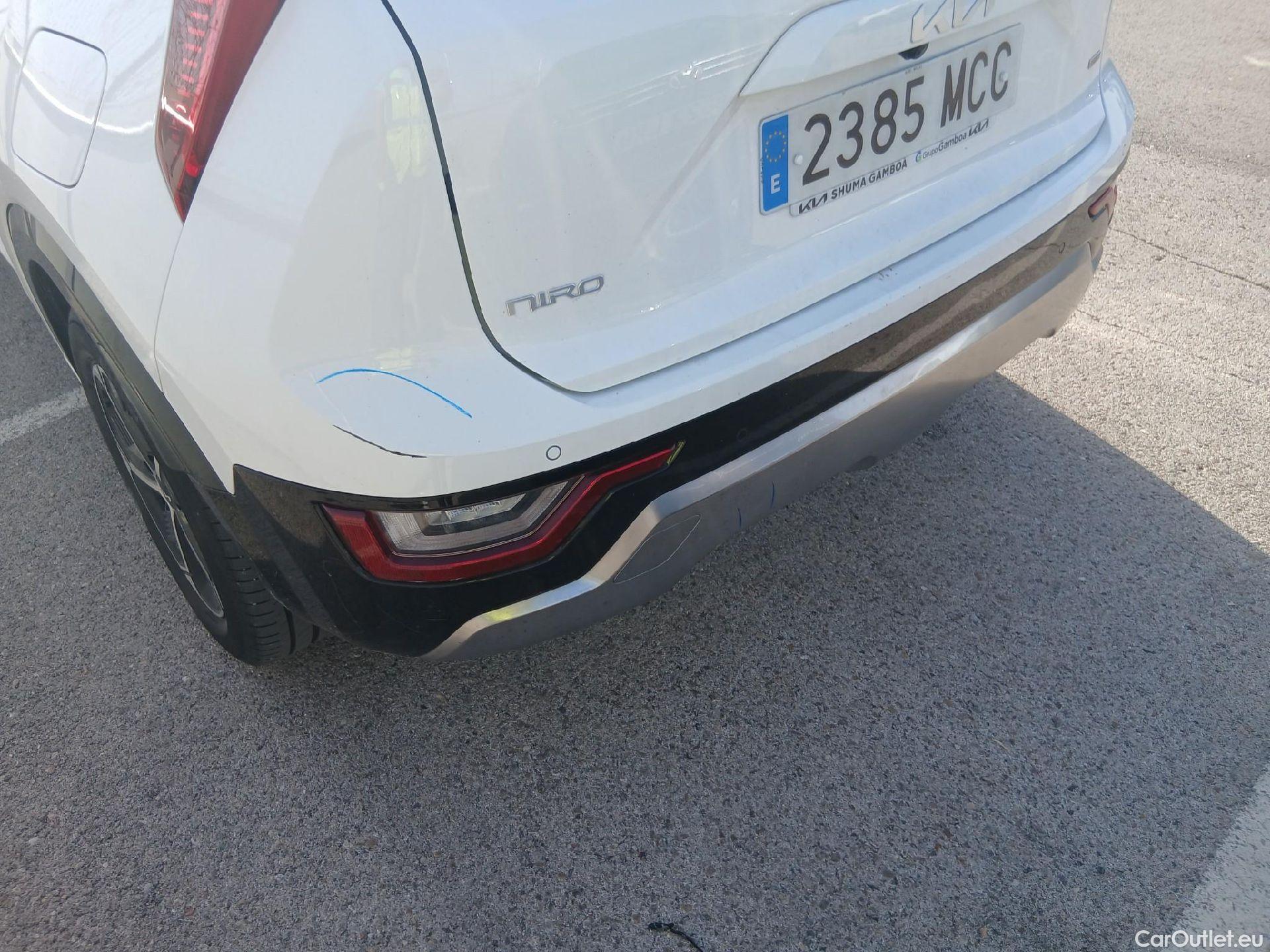  KIA  Niro KIA  / 2022 / 5P / crossover 1.6 GDi HEV 104kW (141CV) Drive #11
