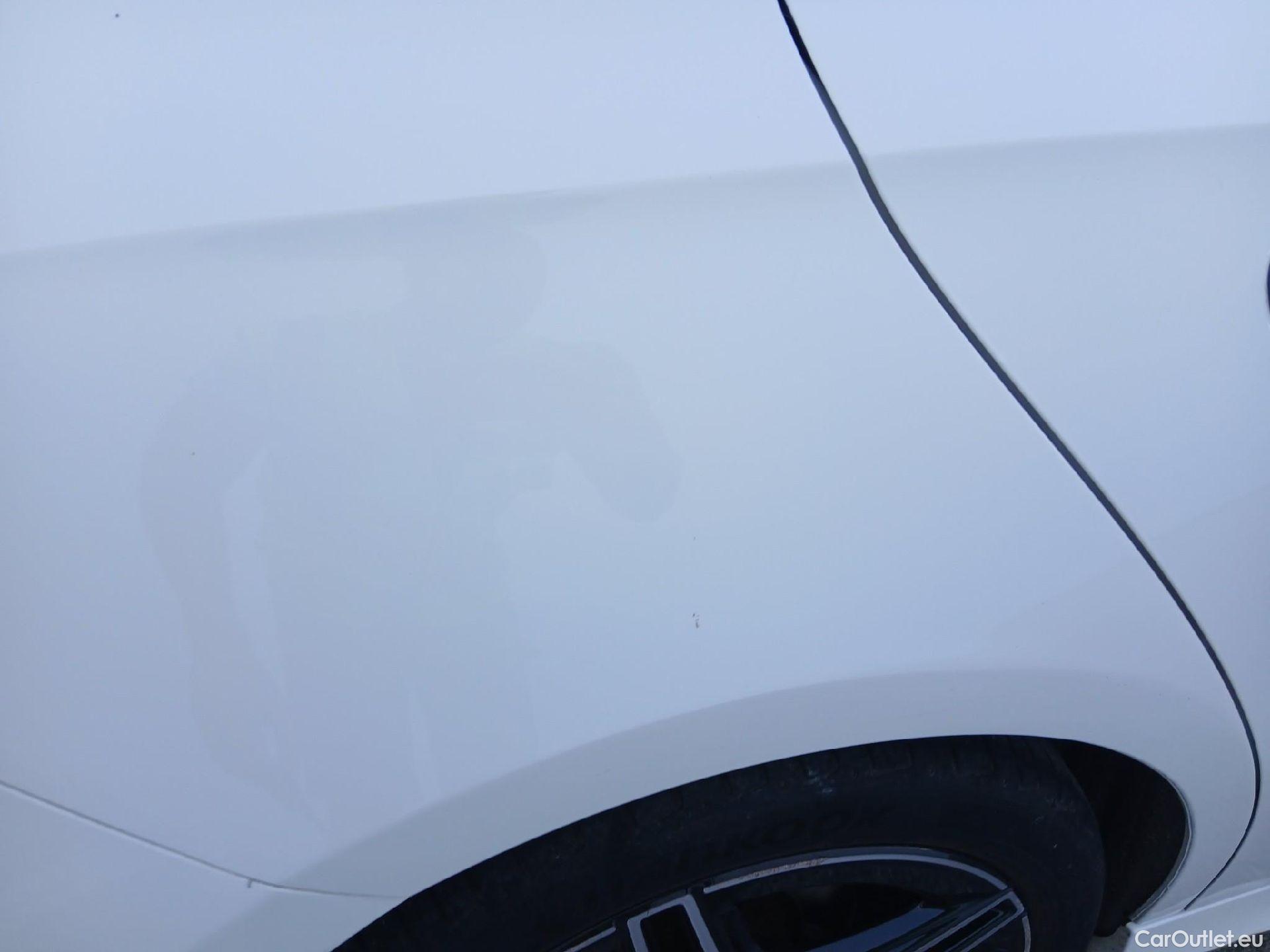  Mercedes  A-Klasse MERCEDES-BENZ Clase A / 2018 / 5P / berlina con portón A 200 #15