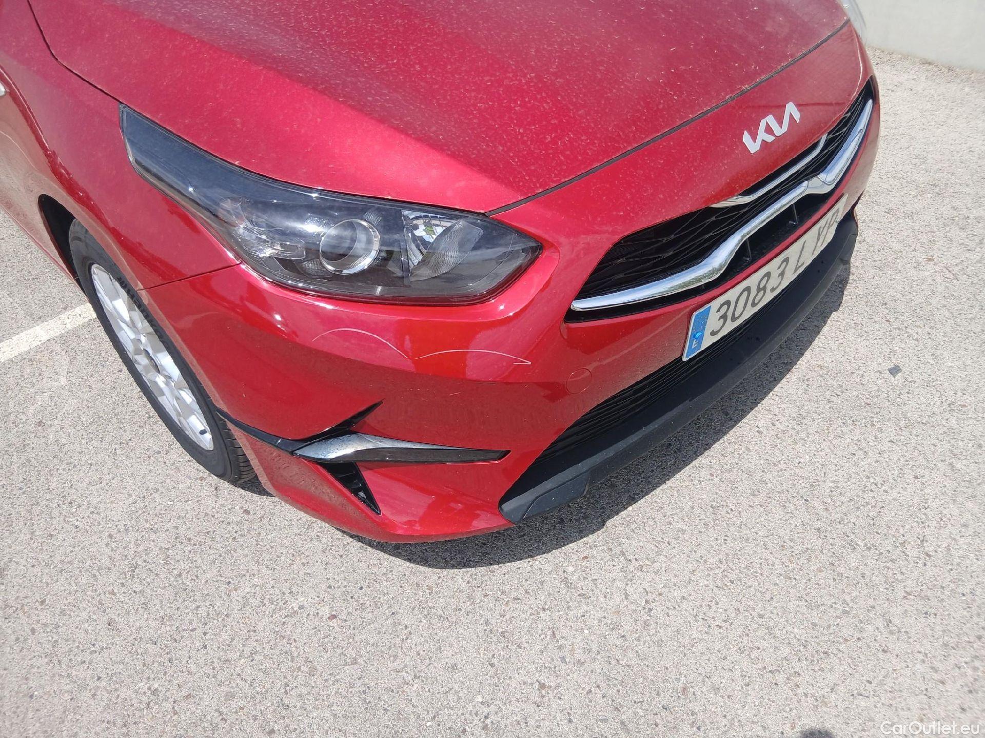  KIA  Cee'd KIA Ceed / 2021 / 5P / berlina con portón 1.0 T-GDi 88kW (120CV) Drive #8