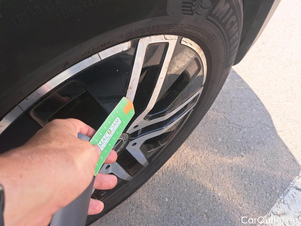  Mercedes  GLA MERCEDES-BENZ  / 2020 / 5P / todoterreno  250 e #4