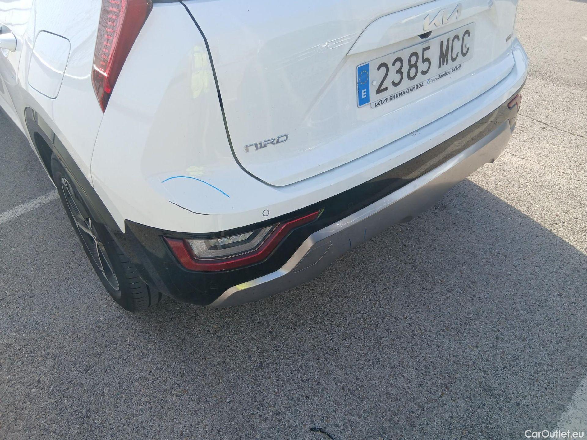  KIA  Niro KIA  / 2022 / 5P / crossover 1.6 GDi HEV 104kW (141CV) Drive #13