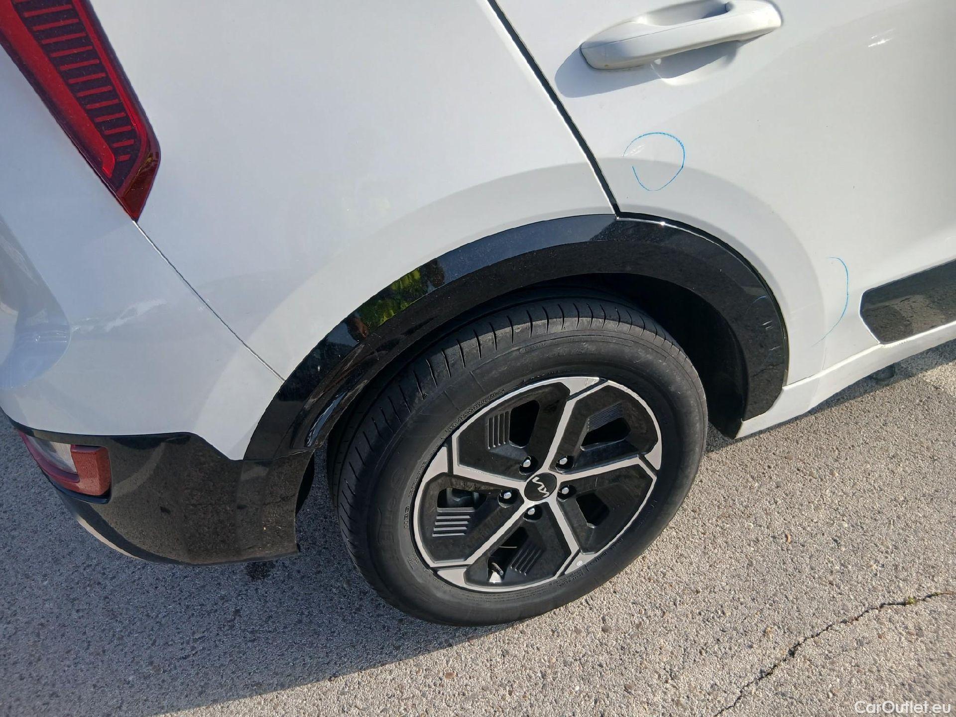  KIA  Niro KIA  / 2022 / 5P / crossover 1.6 GDi HEV 104kW (141CV) Drive #16