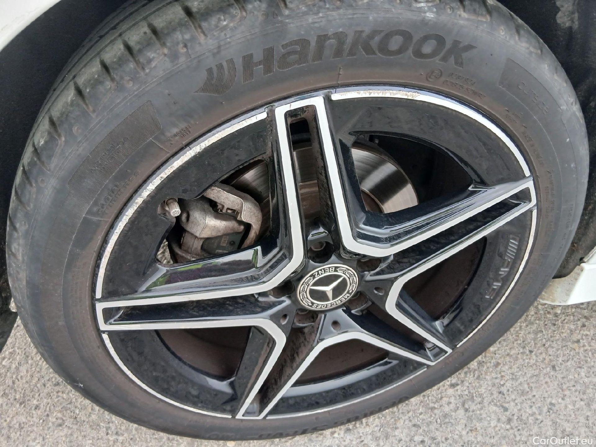  Mercedes  A-Klasse MERCEDES-BENZ Clase A / 2018 / 5P / berlina con portón A 200 #17