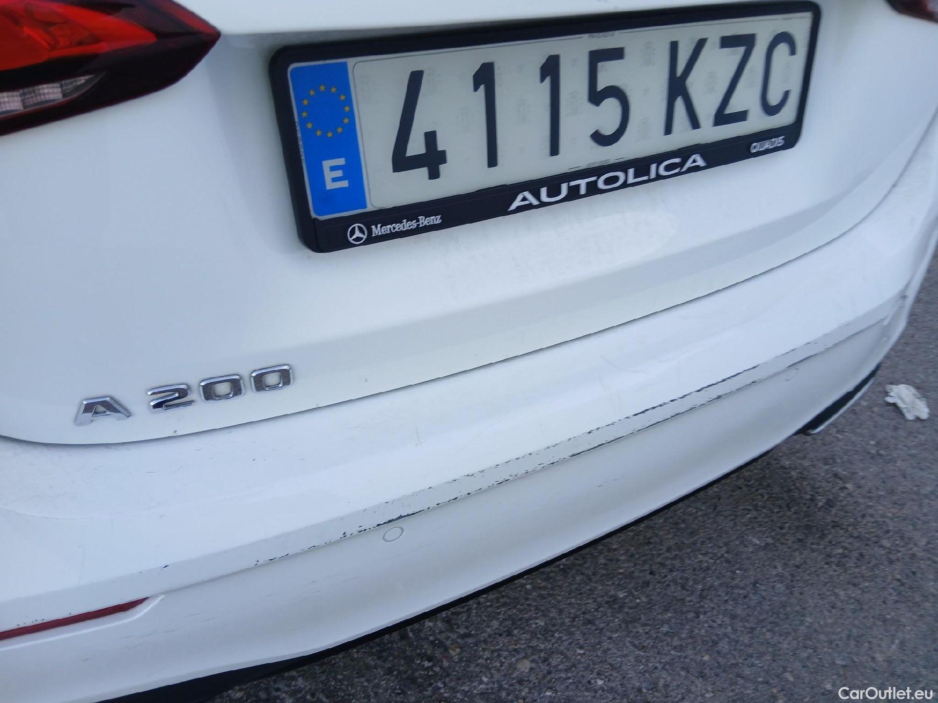  Mercedes  A-Klasse MERCEDES-BENZ Clase A / 2018 / 5P / berlina con portón A 200 #13