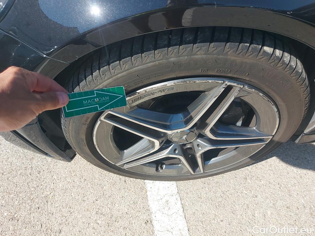  Mercedes  C-Klasse MERCEDES-BENZ Clase C / 2018 / 2P / coupé Coupé Mercedes-AMG C 43 4MATIC #3