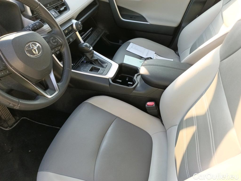  Toyota  RAV4 TOYOTA  / 2018 / 5P / todoterreno 2.5l 220H Luxury #37