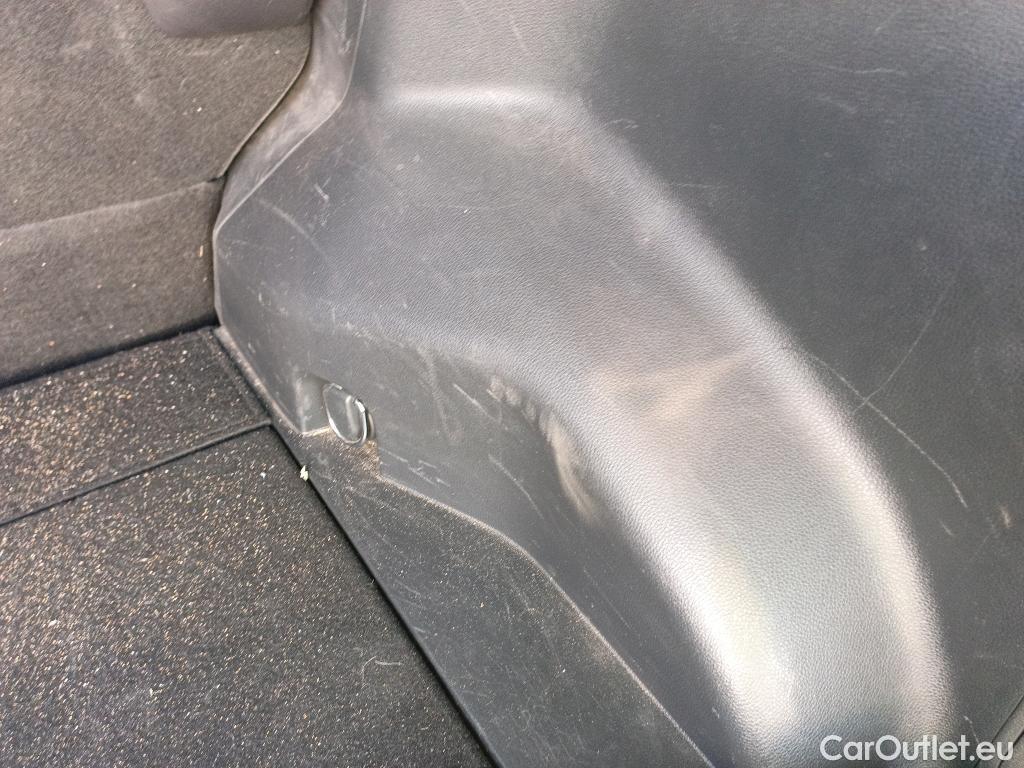  Toyota  RAV4 TOYOTA  / 2018 / 5P / todoterreno 2.5l 220H Luxury #21